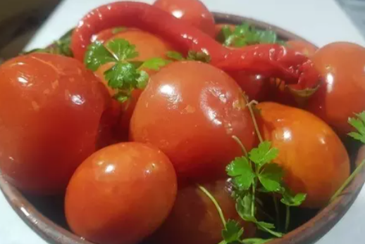 Квашеные помидоры с сахаром, быстрого приготовления